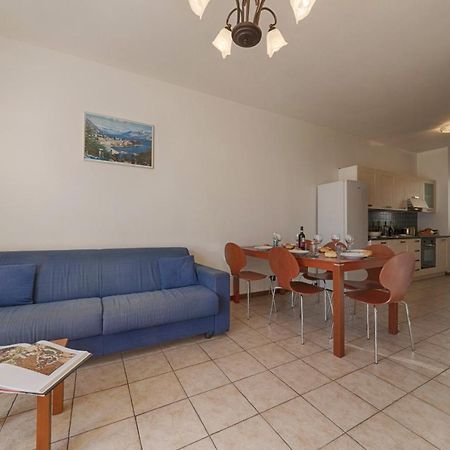 2-Bedroom Lakeview Apartment At The Lake Acquaseria 外观 照片