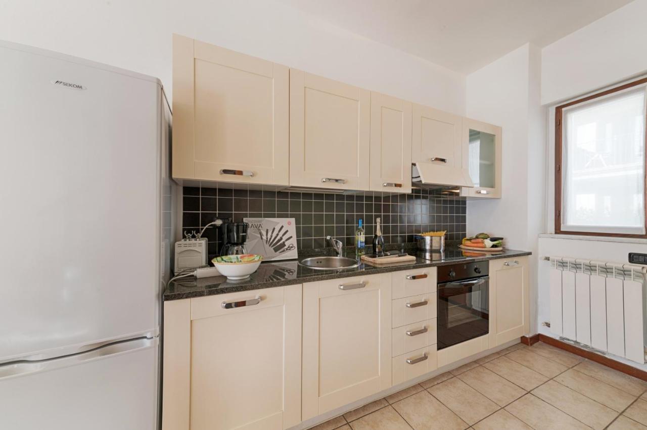 2-Bedroom Lakeview Apartment At The Lake Acquaseria 外观 照片