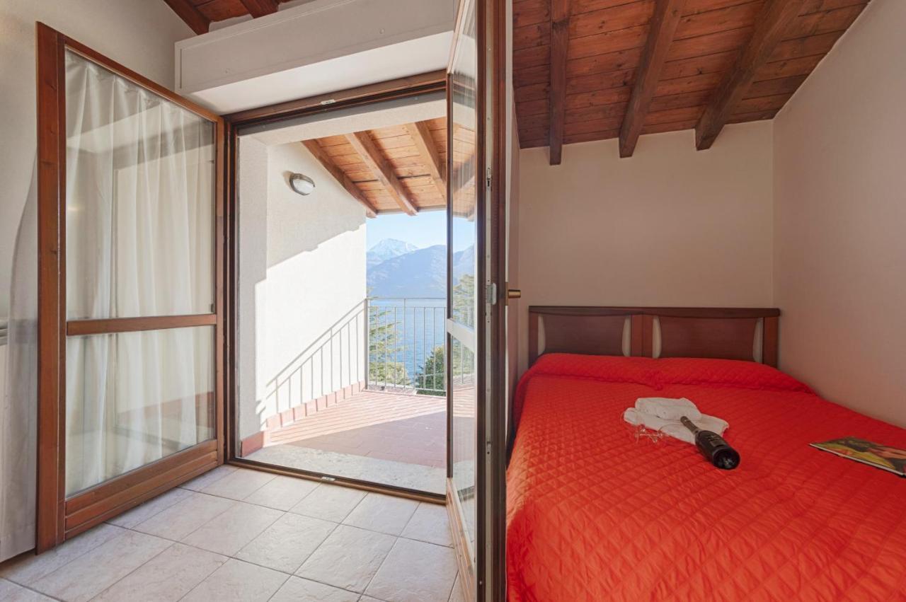 2-Bedroom Lakeview Apartment At The Lake Acquaseria 外观 照片