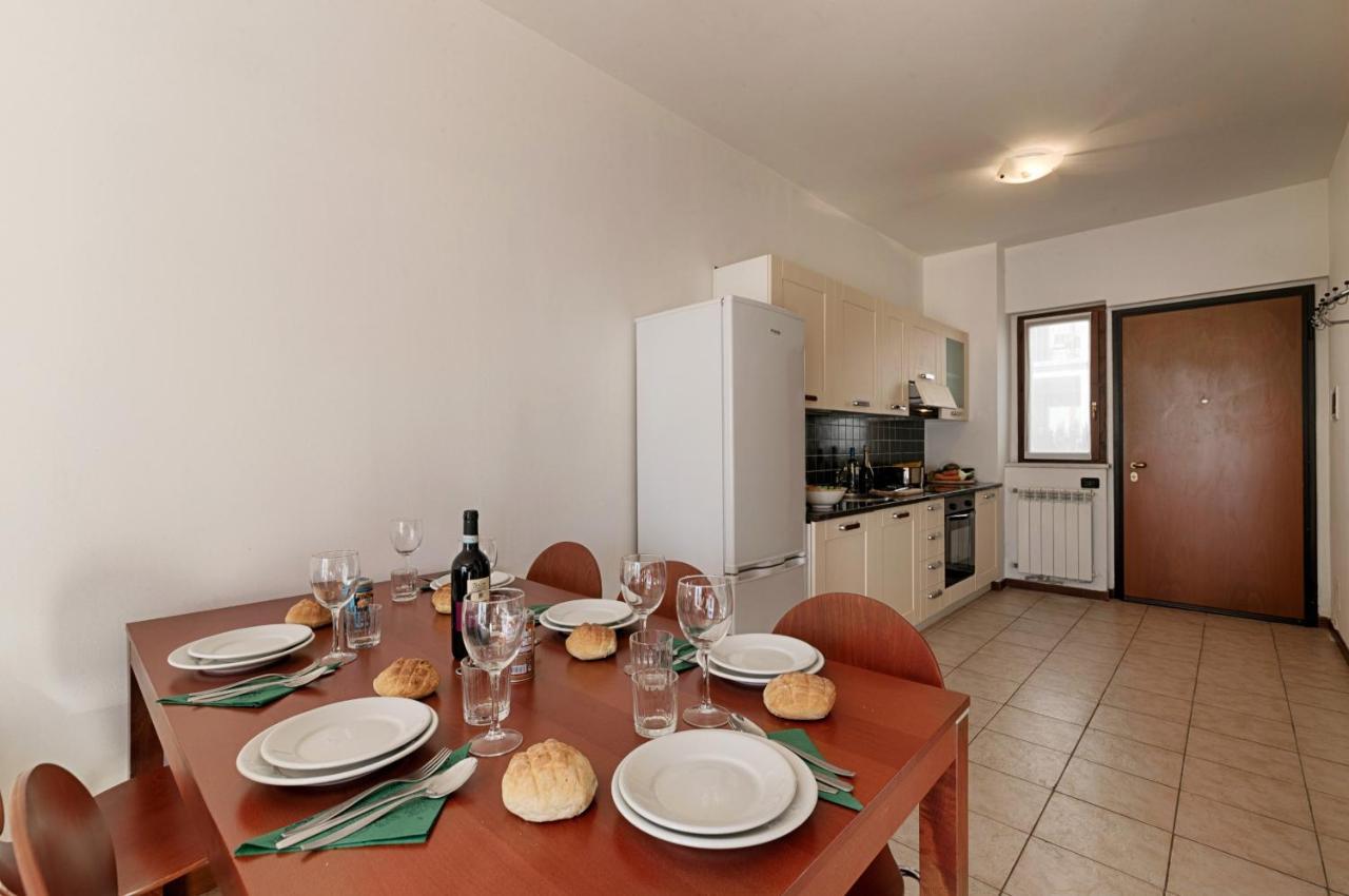2-Bedroom Lakeview Apartment At The Lake Acquaseria 外观 照片