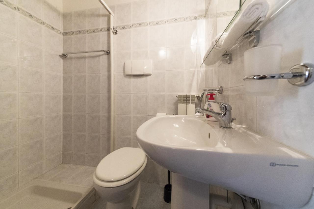 2-Bedroom Lakeview Apartment At The Lake Acquaseria 外观 照片