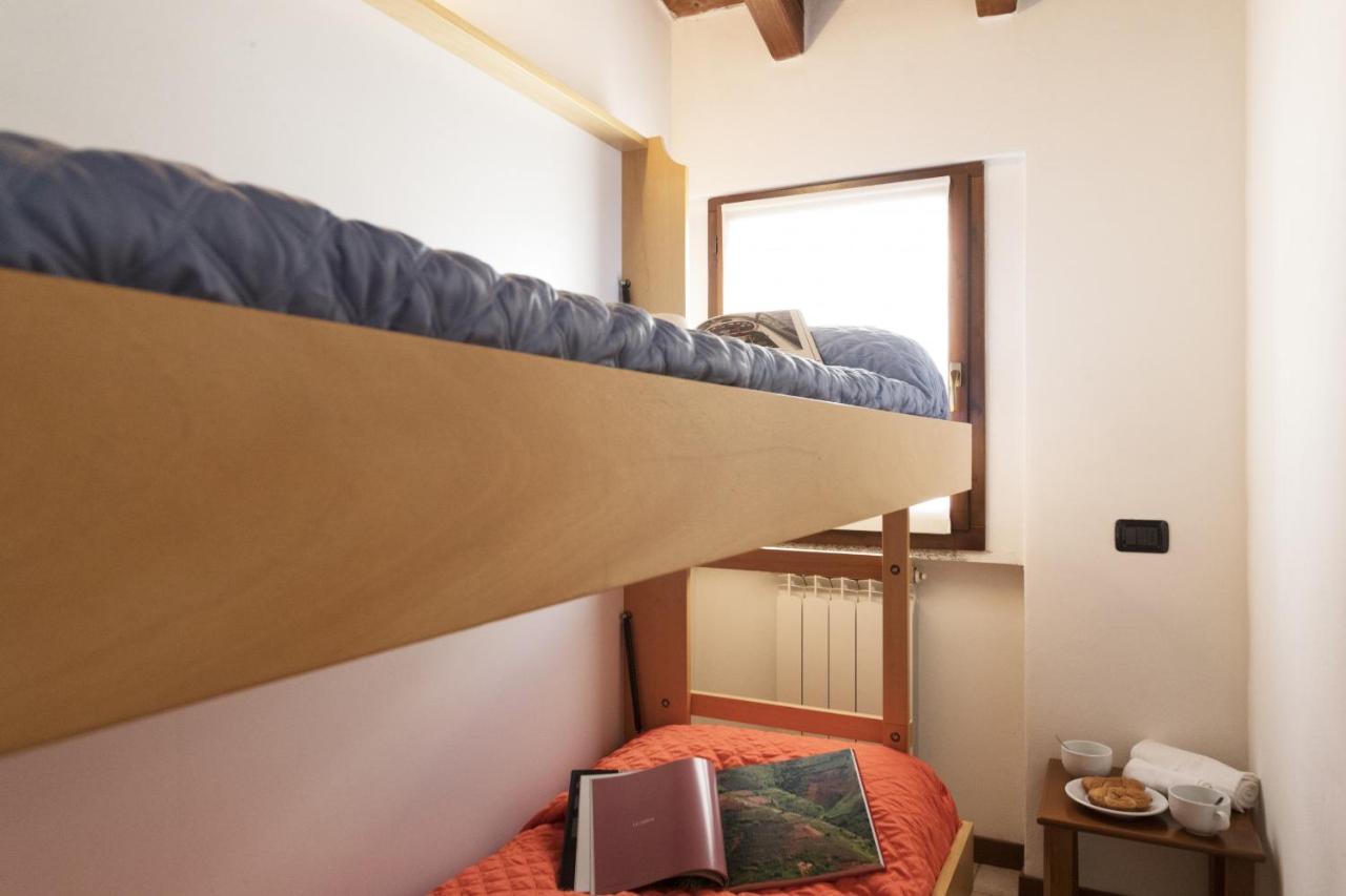 2-Bedroom Lakeview Apartment At The Lake Acquaseria 外观 照片