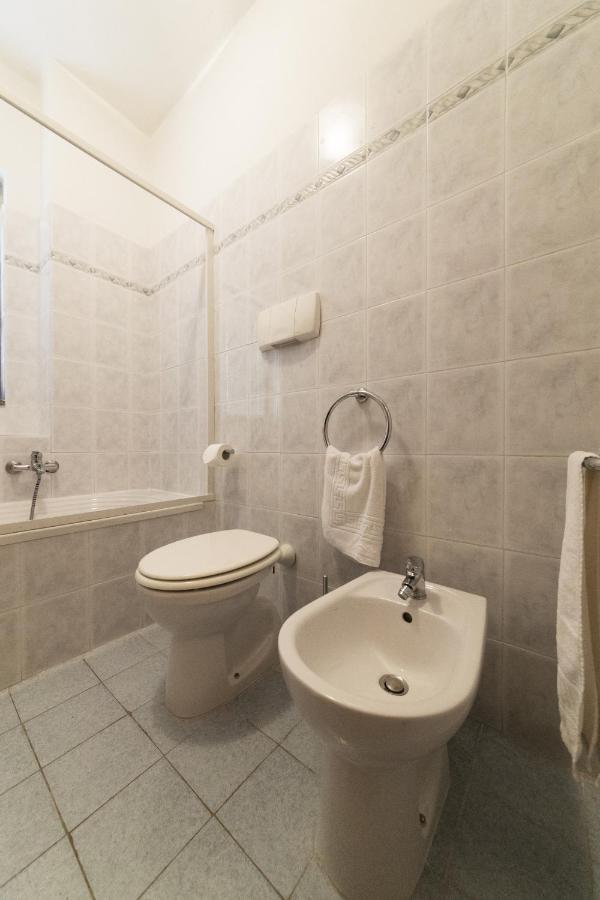 2-Bedroom Lakeview Apartment At The Lake Acquaseria 外观 照片